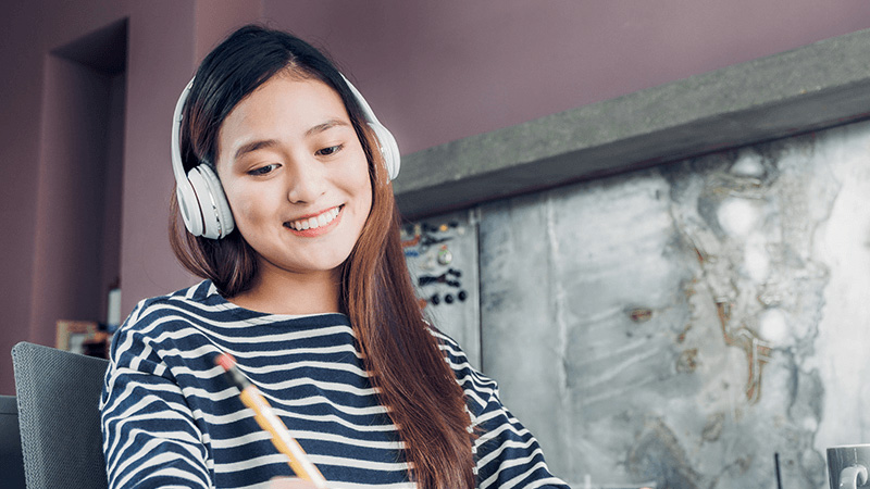 Luyện nghe một phần sẽ bổ trọ cho khả năng nói của bạn